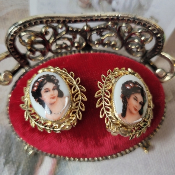 Whiting & Davis Jewelry - Vintage Whiting & Davis Clip-On Earrings ~ Hand-painted Cameo Limoges, France